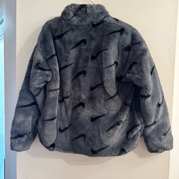 Nike Youth Girls Faux Fur Grey and Black Sherpa Soft Zip Up Jacket Size Large - Picture 8 of 9